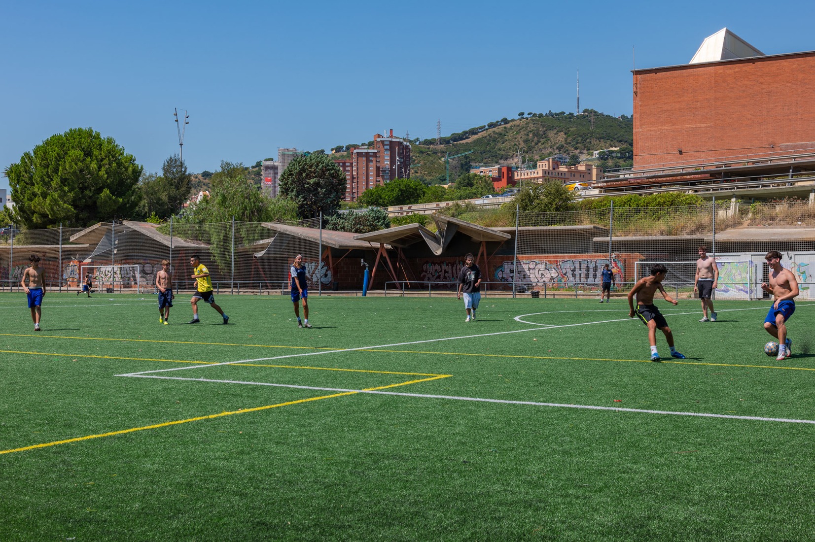 Sports facilities by Enric Miralles and Carme Pinós at Martí Codolar, 2026. Photograph by Manolo Laguillo.