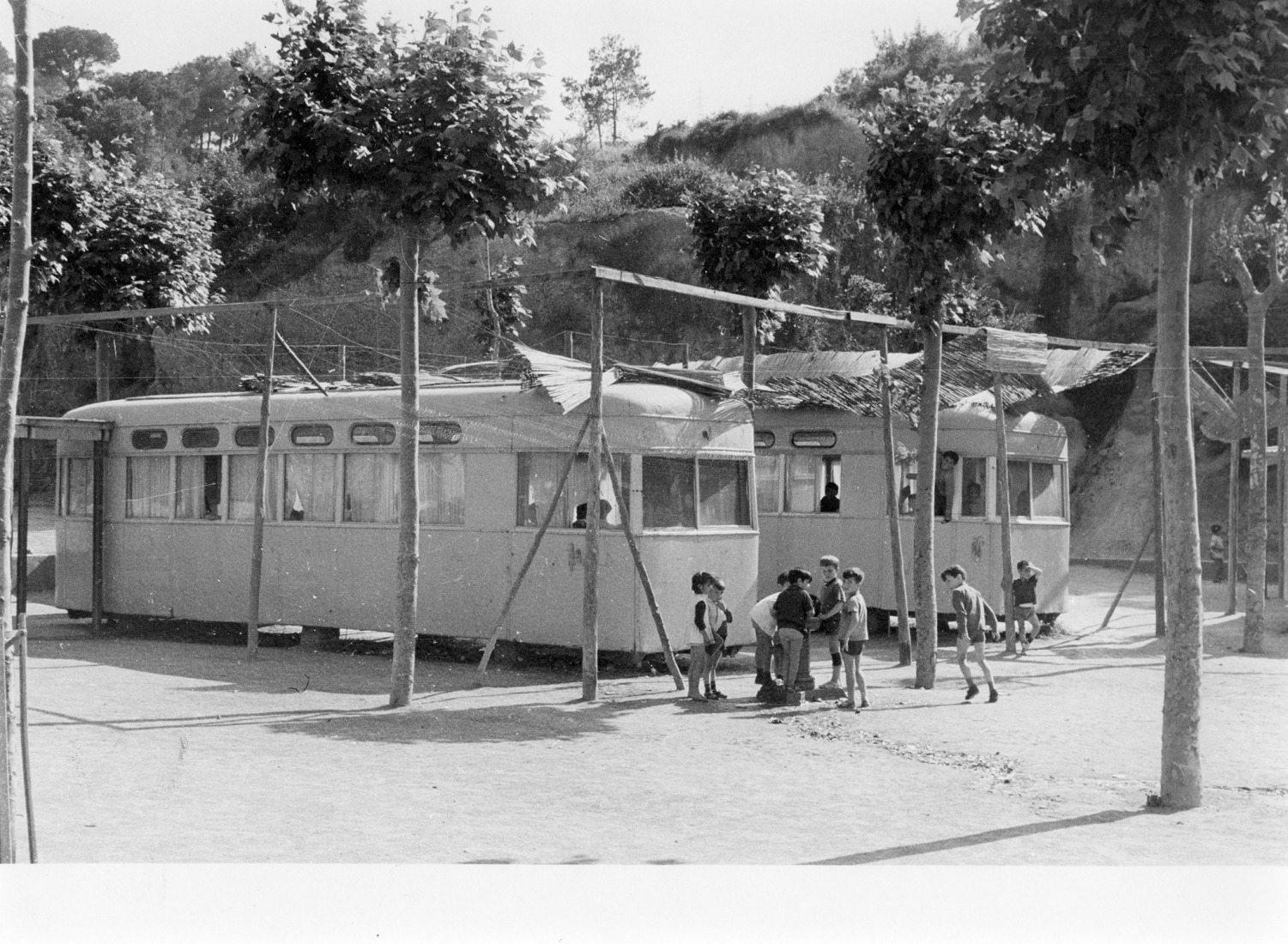 Trams used as schools in Torre Baró, 1967–1968. Unknown author. Nou Barris District Archive.