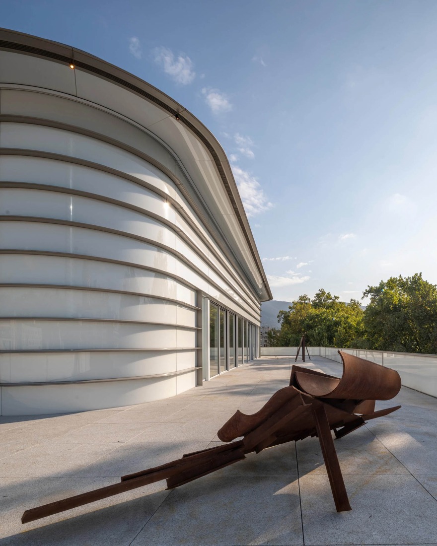 Expansion of the Bilbao Fine Arts Museum by Foster + Partners. Photograph by Nigel Young / Foster + Partners.