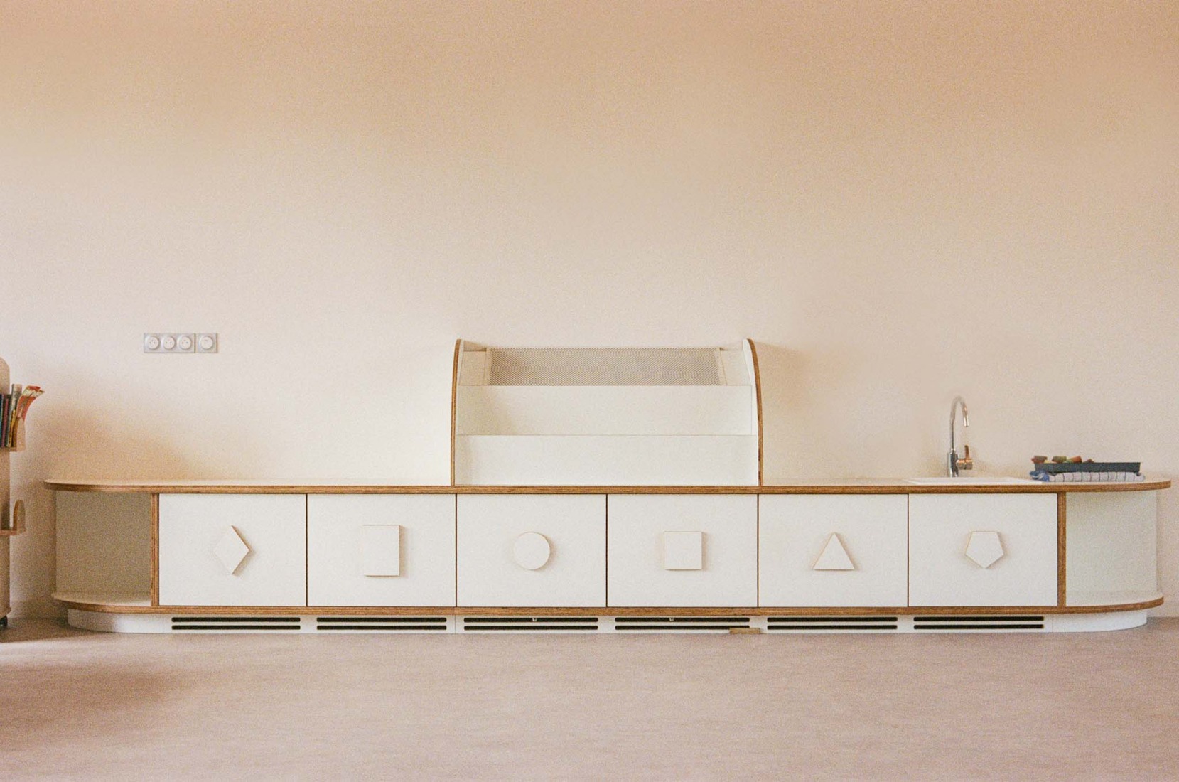 La Madeleine After-School Care Service by Fréquence Architecture. Photograph by Fréquence.