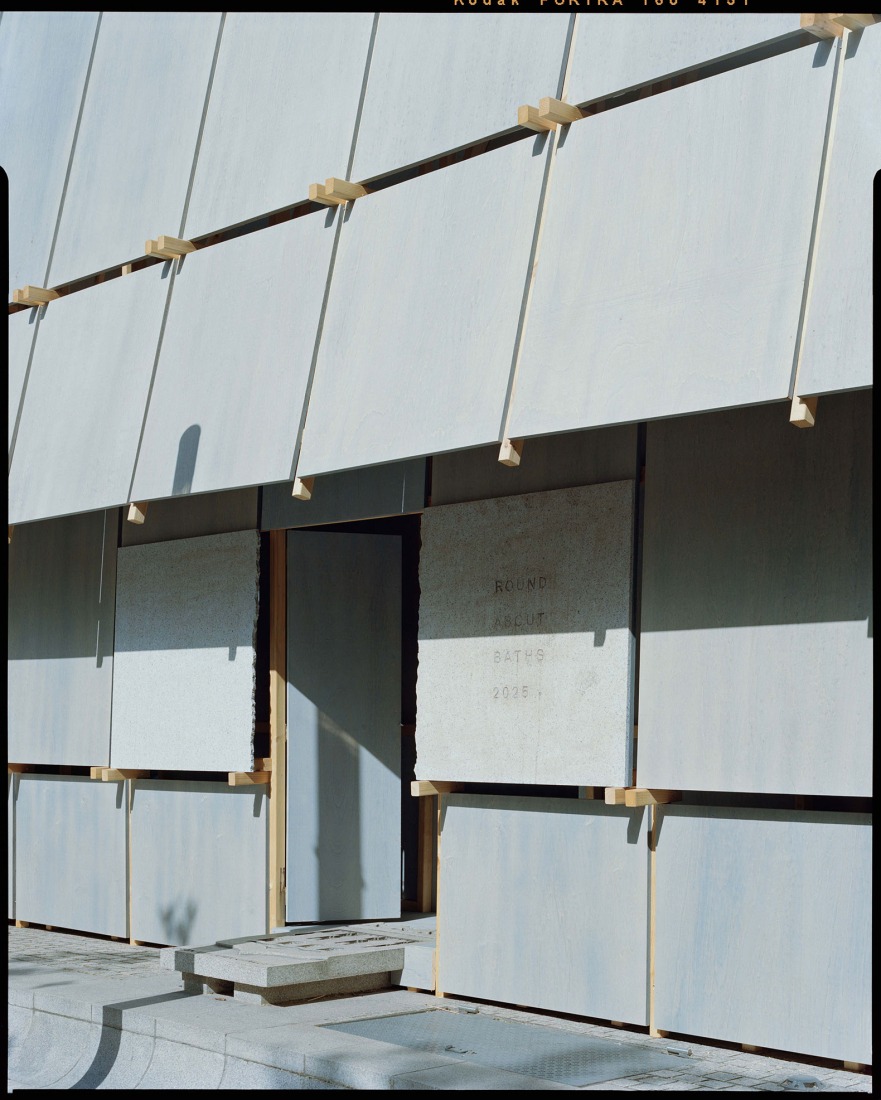 "Round About Baths" by Leopold Banchini Architects. Photography by Josema Cutillas.