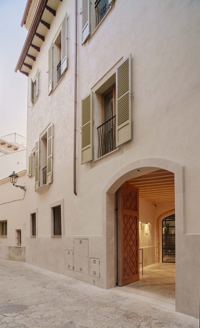 Pelleteria by GRAS Reynés Arquitectos. Photograph by José Hevia. 