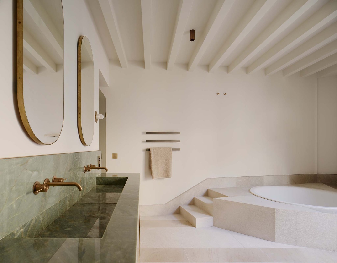 Pelleteria by GRAS Reynés Arquitectos. Photograph by José Hevia. 