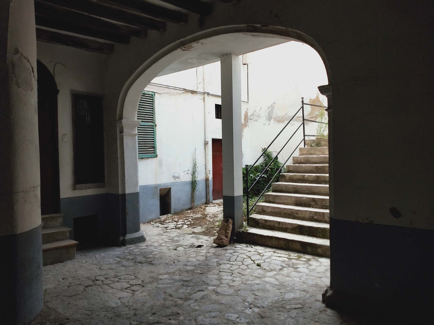 Previous state. Pelleteria by GRAS Reynés Arquitectos.