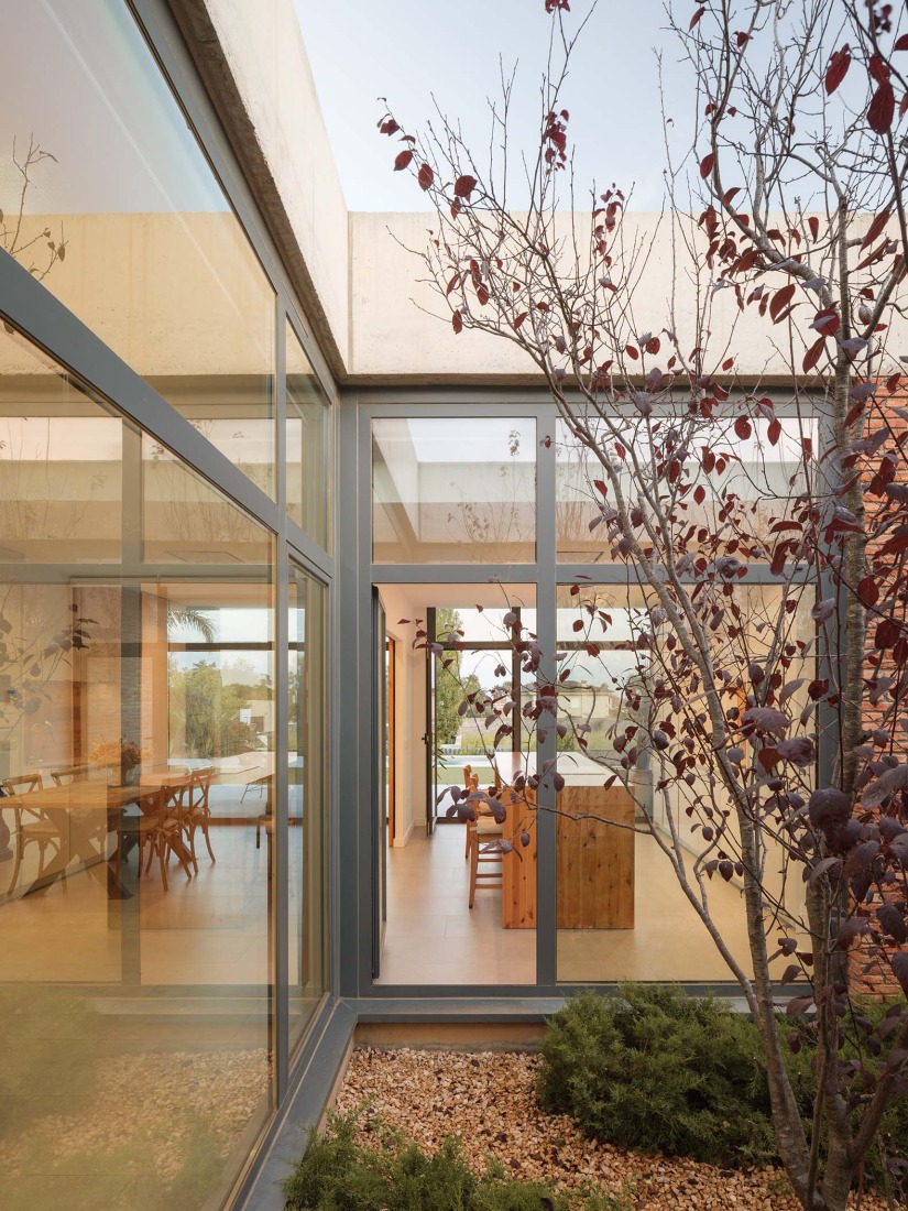 Lambda House by Guillem Carrera. Photograph by Filippo Poli.