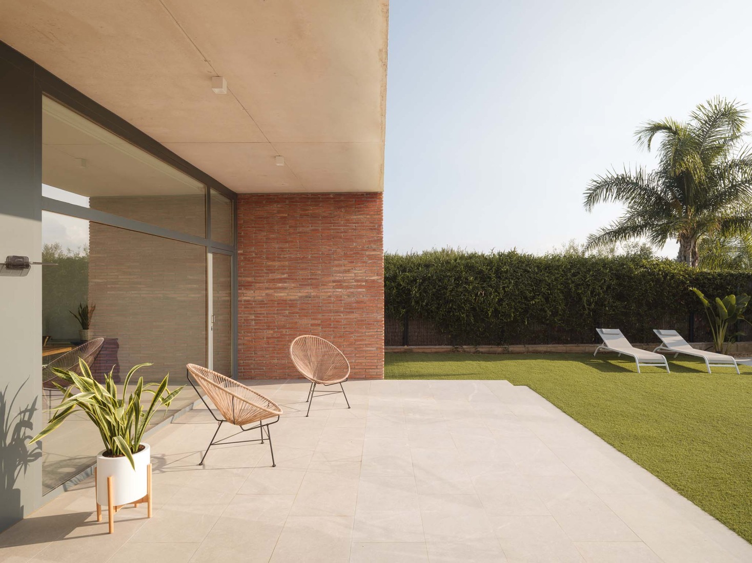 Lambda House by Guillem Carrera. Photograph by Filippo Poli.