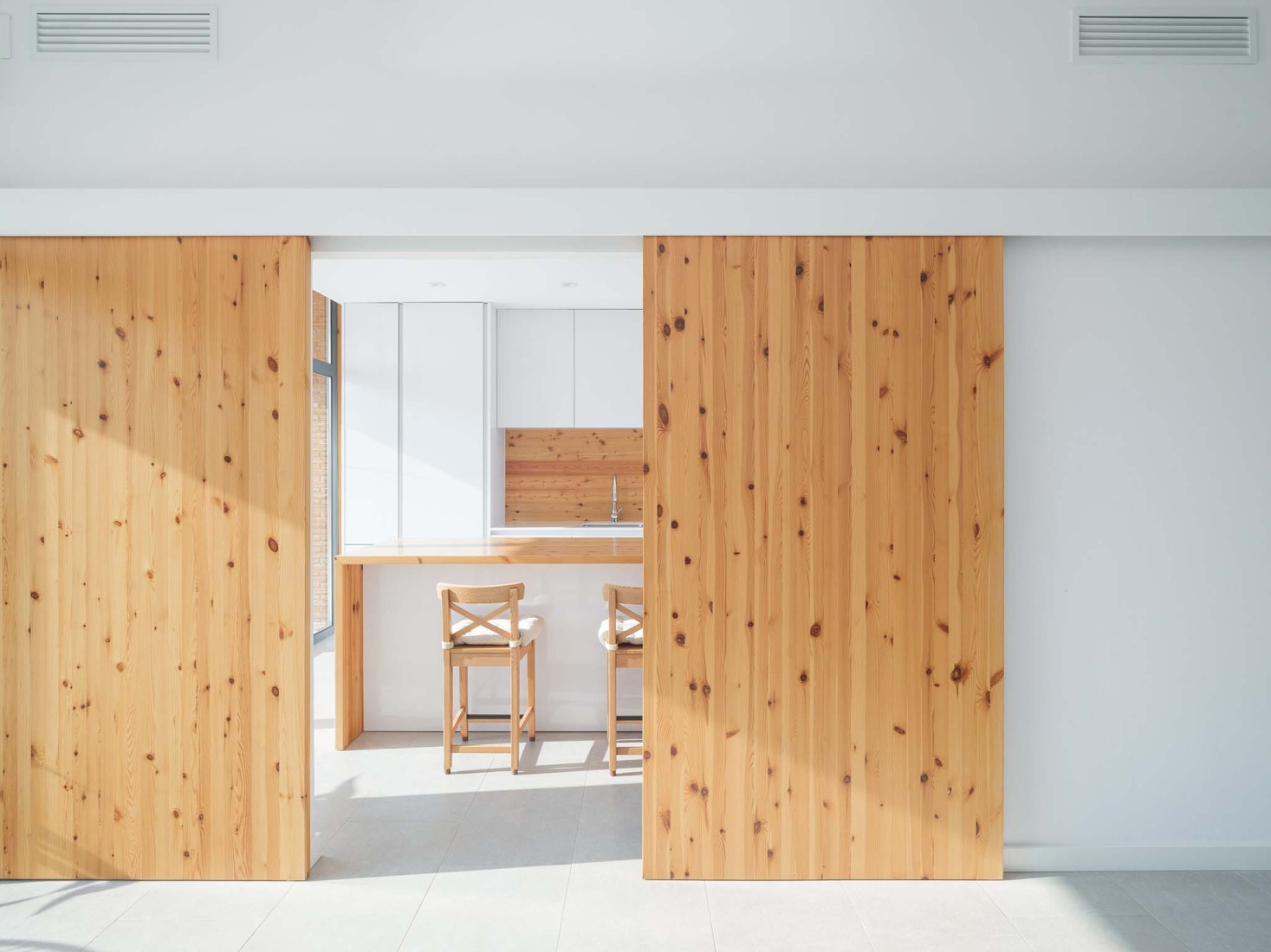 Lambda House by Guillem Carrera. Photograph by Filippo Poli.
