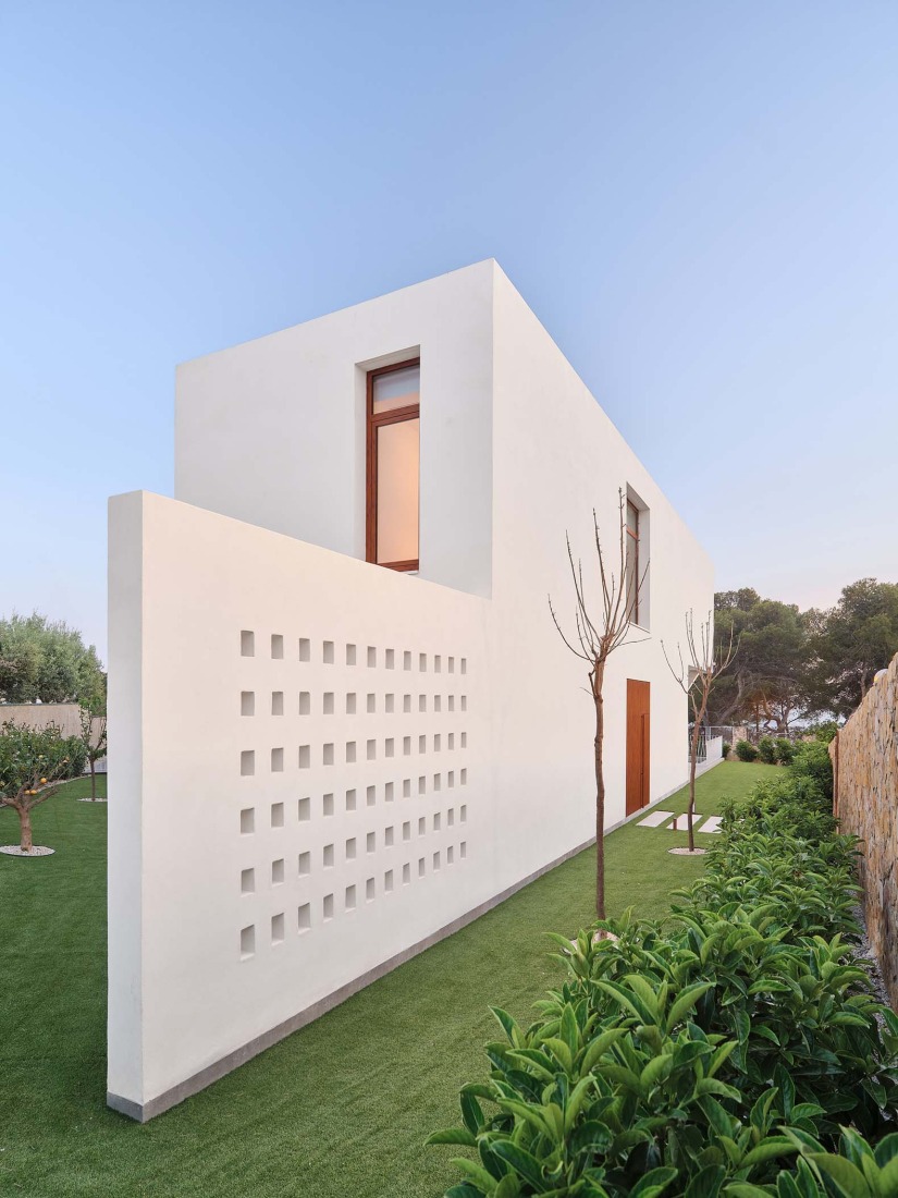Casa Maridia por Guillem Carrera. Fotografía por Adrià Goula.