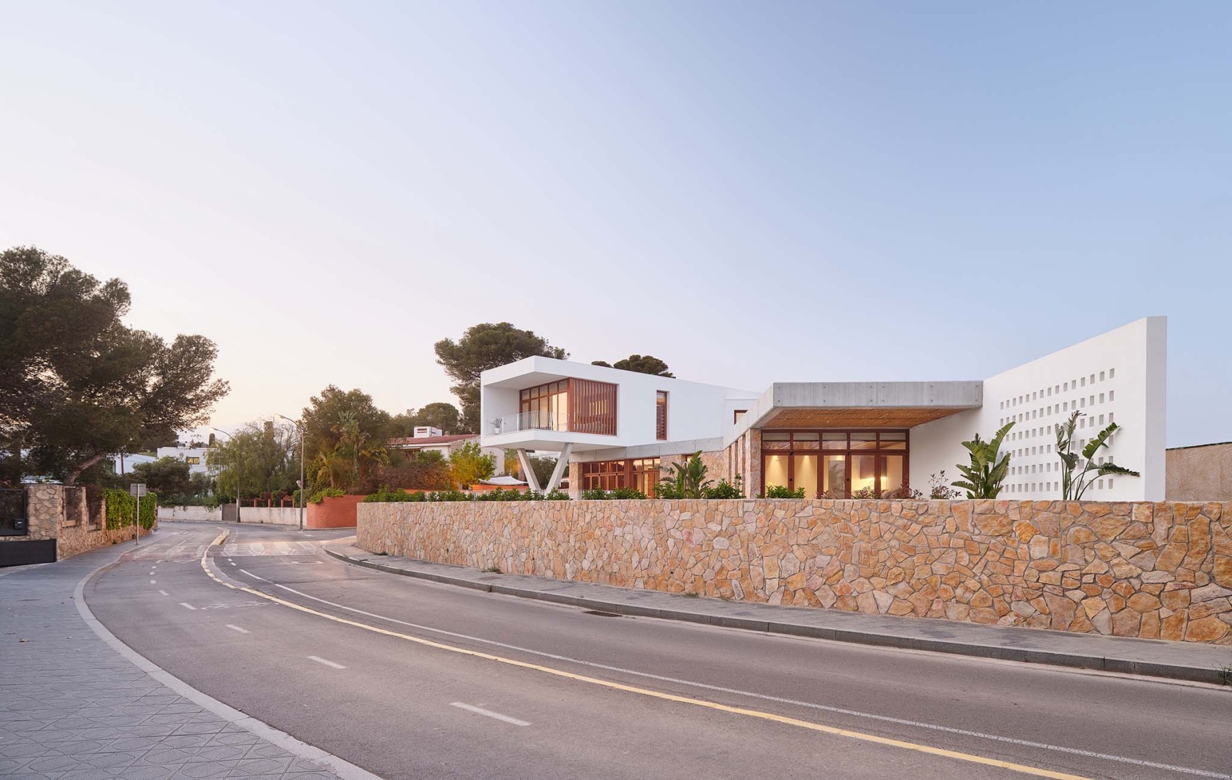 Casa Maridia por Guillem Carrera. Fotografía por Adrià Goula.