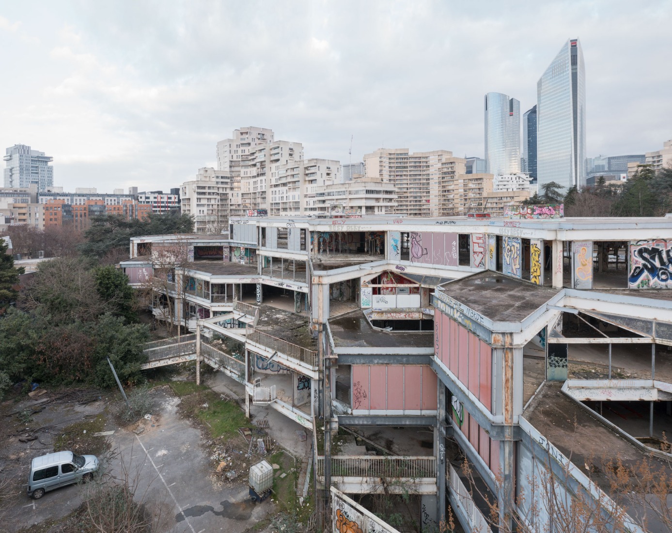 Campus du Parc by It's architecture. Photograph by Yves Marchand & Romain Meffre.