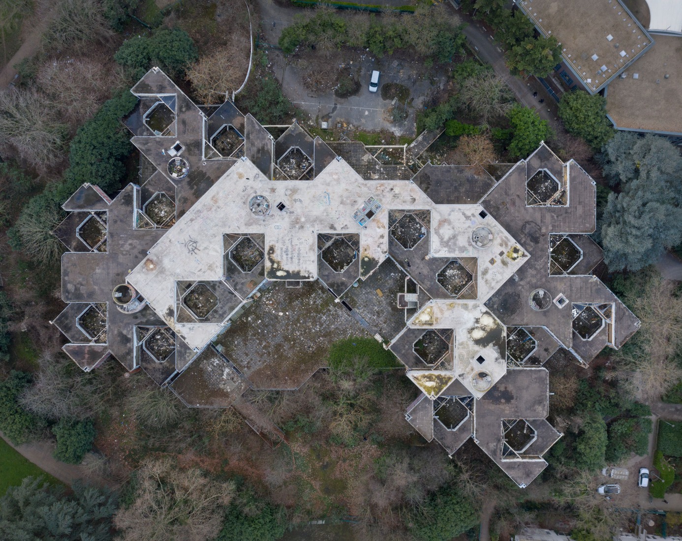 Campus du Parc by It's architecture. Photograph by Yves Marchand & Romain Meffre.