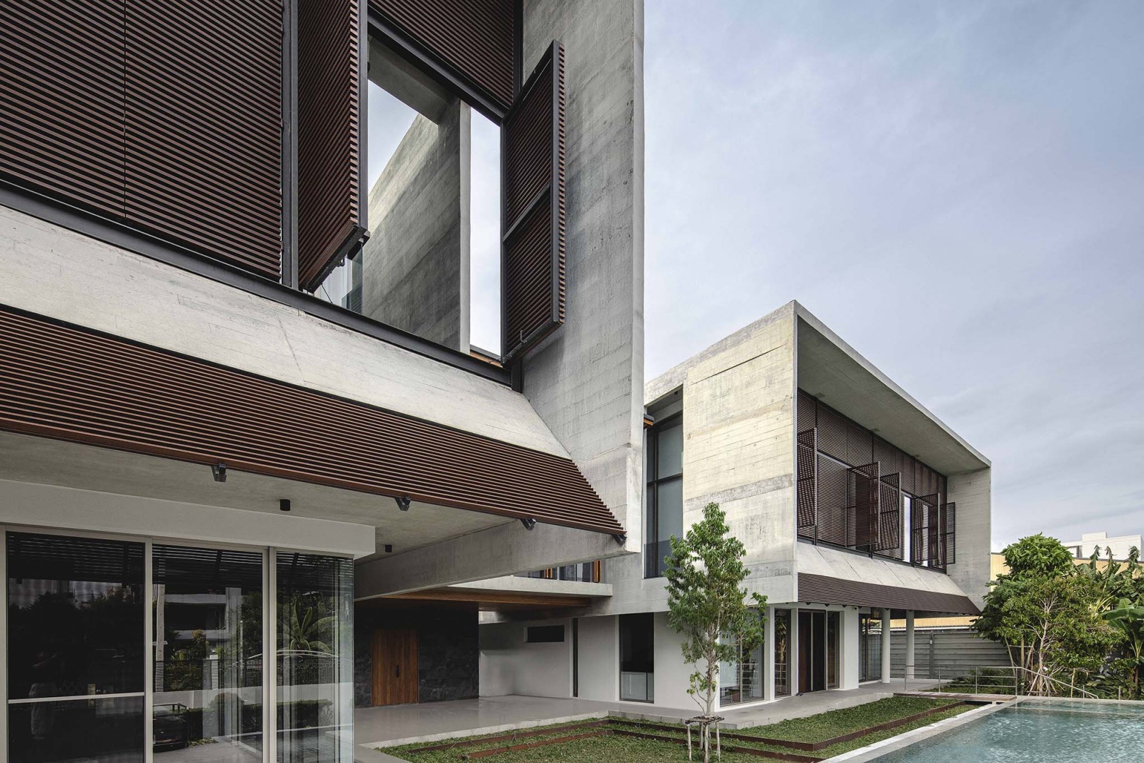 BAAN NO.1 by Junsekino Architect and Design. Photograph by June’s Photo.