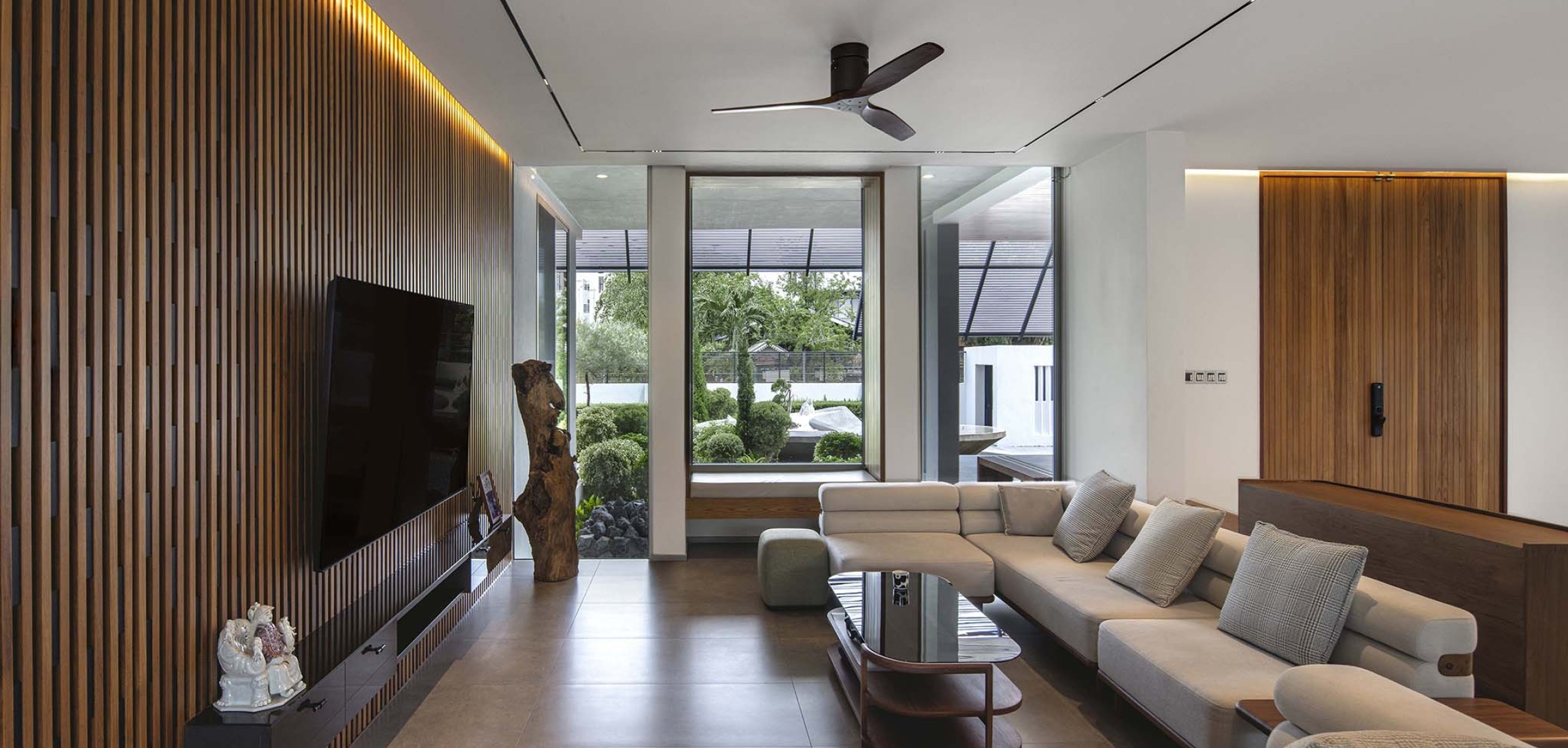 BAAN NO.1 by Junsekino Architect and Design. Photograph by June’s Photo.