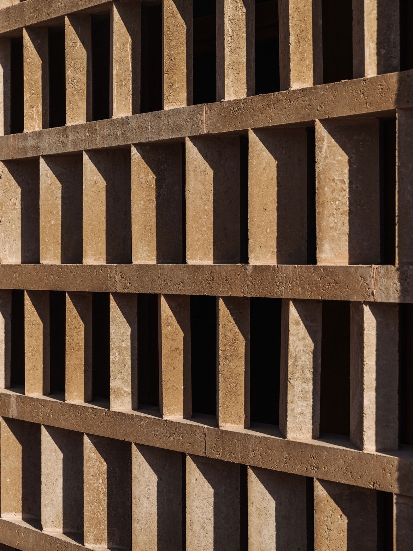 Centro de salud Son Ferriol por Laboqueria Arquitectura + Munarq. Fotografía por Ricard López.