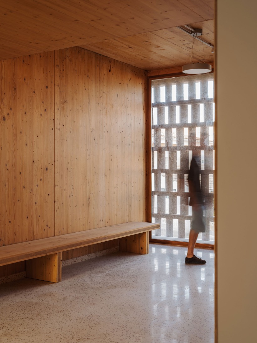 Centro de salud Son Ferriol por Laboqueria Arquitectura + Munarq. Fotografía por Ricard López.