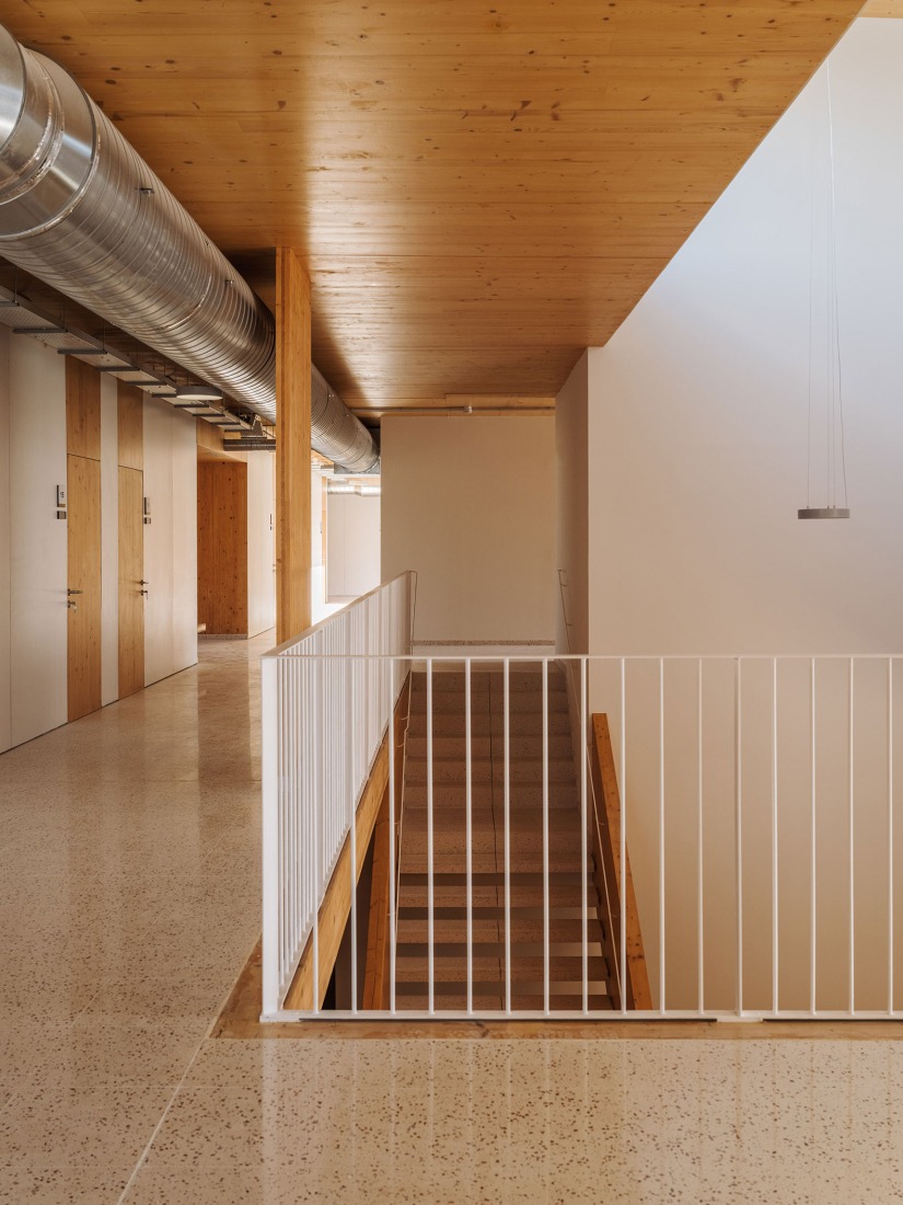 Centro de salud Son Ferriol por Laboqueria Arquitectura + Munarq. Fotografía por Ricard López.
