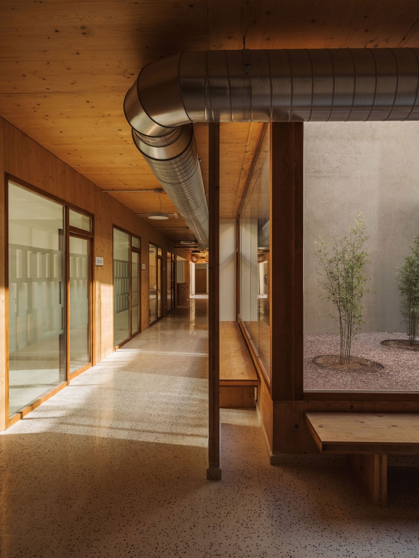 Centro de salud Son Ferriol por Laboqueria Arquitectura + Munarq. Fotografía por Ricard López.
