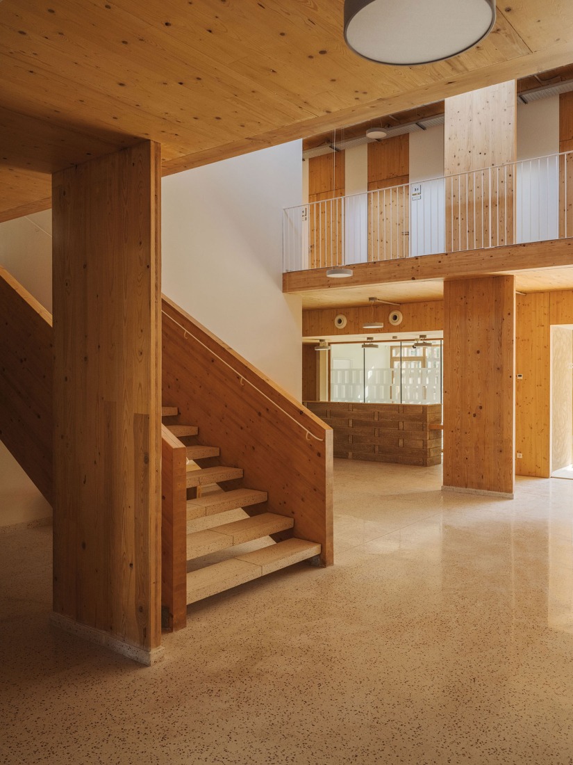 Centro de salud Son Ferriol por Laboqueria Arquitectura + Munarq. Fotografía por Ricard López.