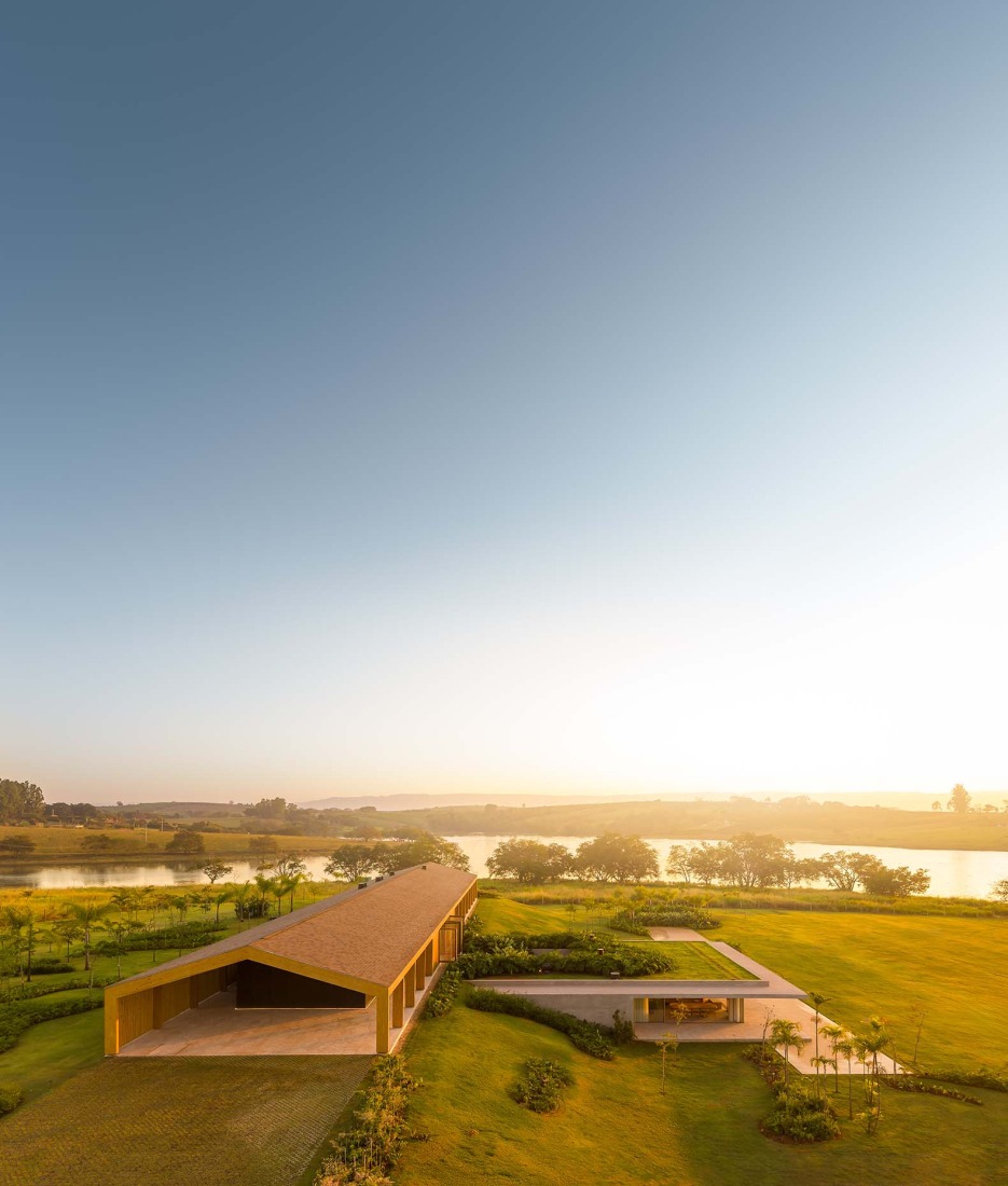 Celeiro House by mf+arquitetos. Photograph by Fernando Guerra.