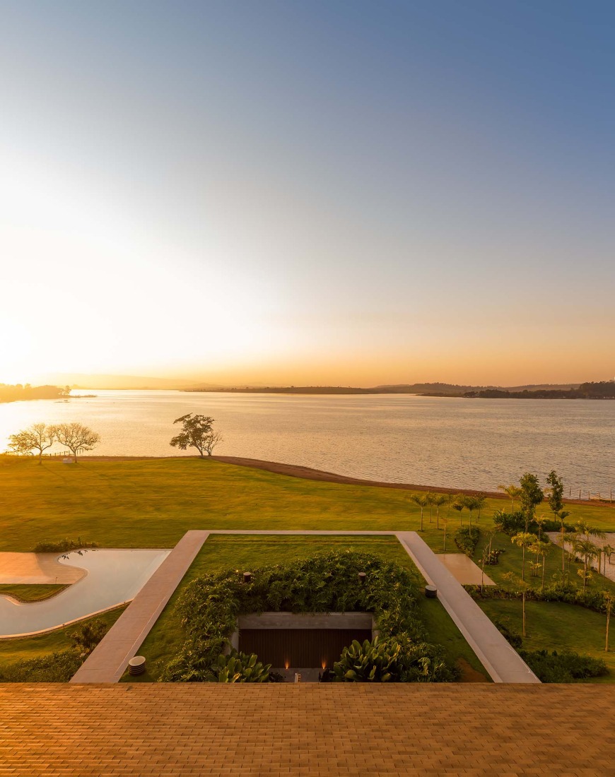Celeiro House by mf+arquitetos. Photograph by Fernando Guerra.