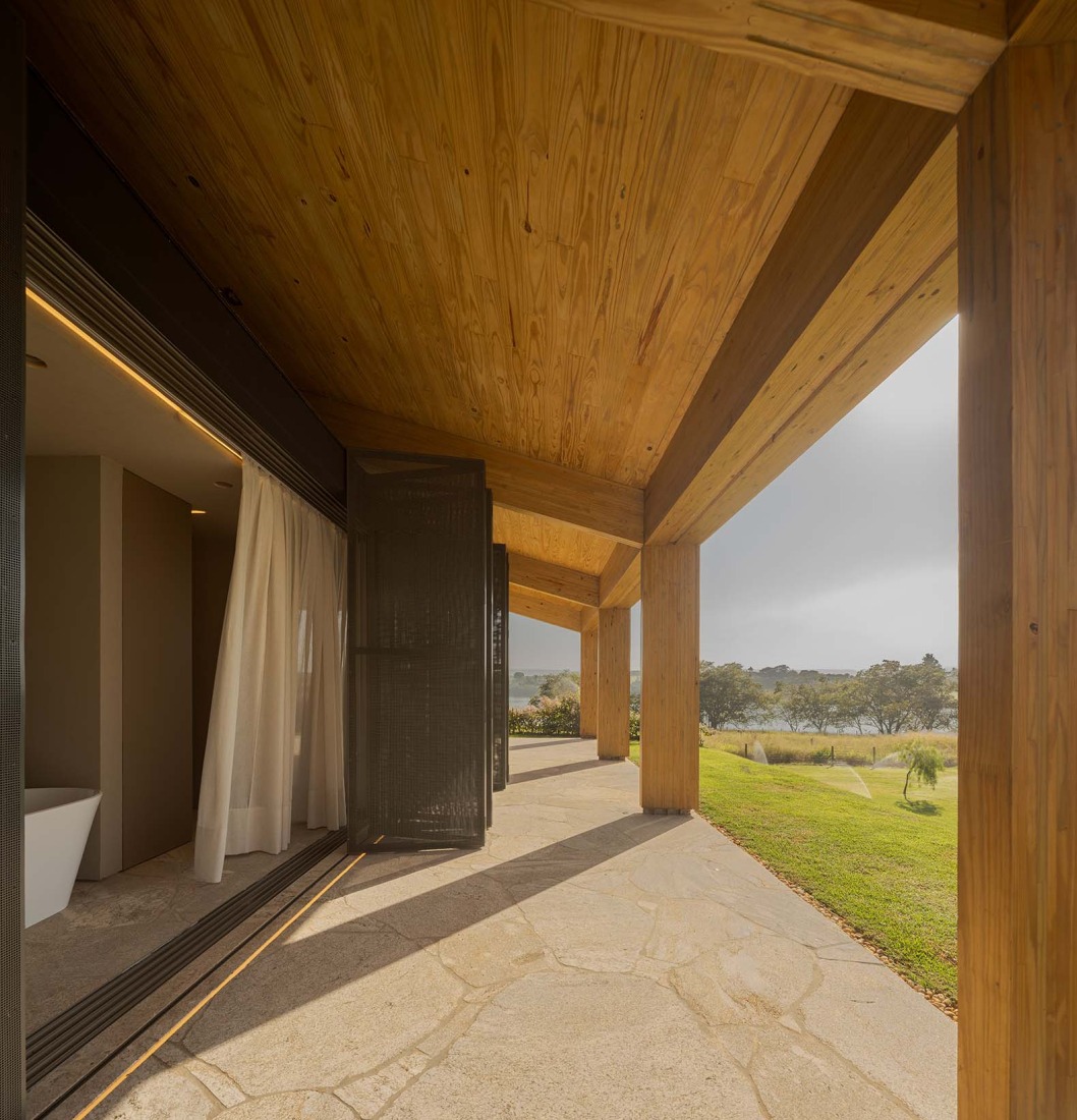 Celeiro House by mf+arquitetos. Photograph by Fernando Guerra.