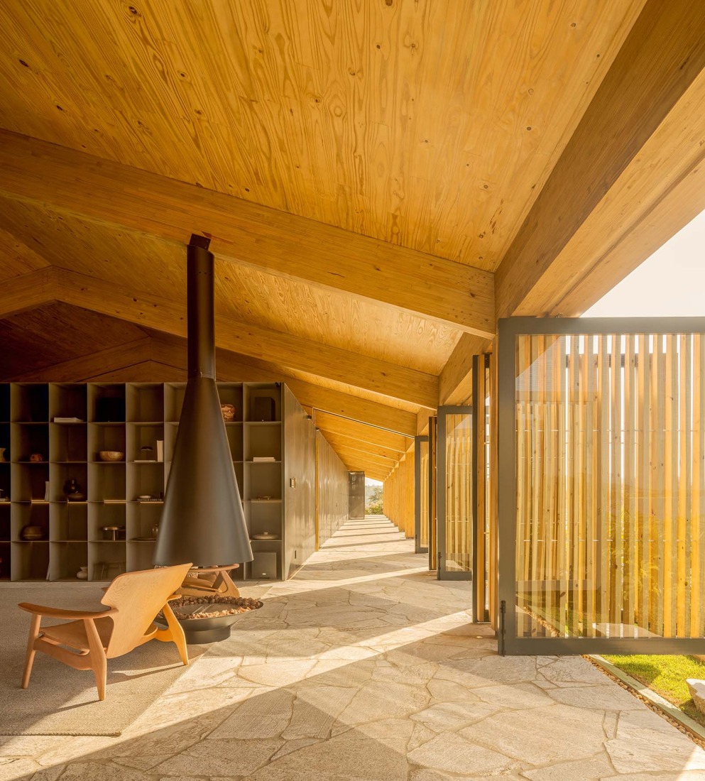 Celeiro House by mf+arquitetos. Photograph by Fernando Guerra.