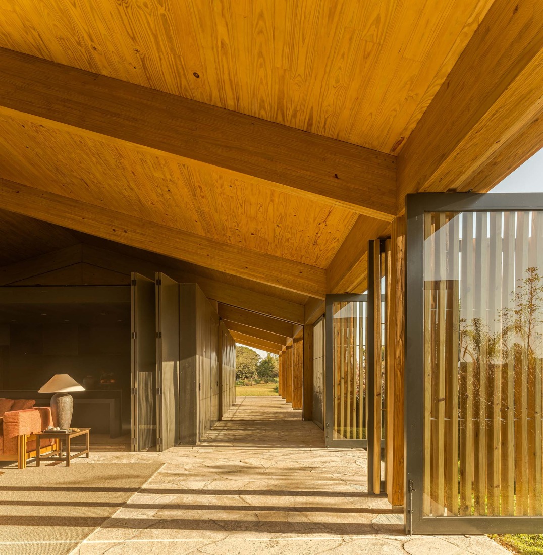 Celeiro House by mf+arquitetos. Photograph by Fernando Guerra.