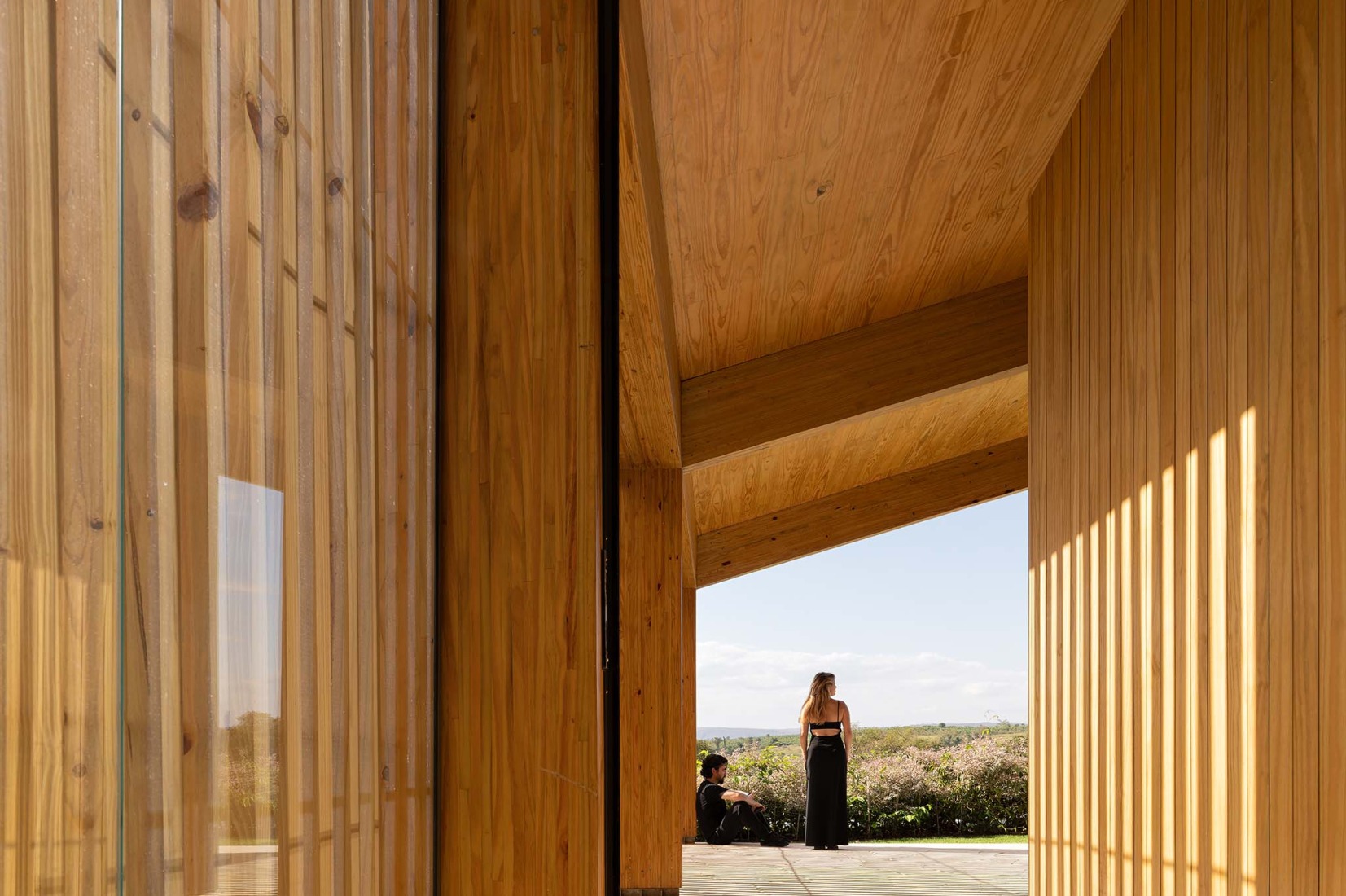 Celeiro House by mf+arquitetos. Photograph by Fernando Guerra.