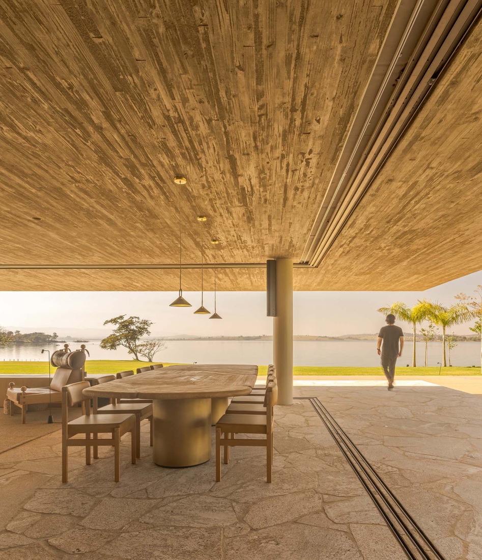 Celeiro House by mf+arquitetos. Photograph by Fernando Guerra.