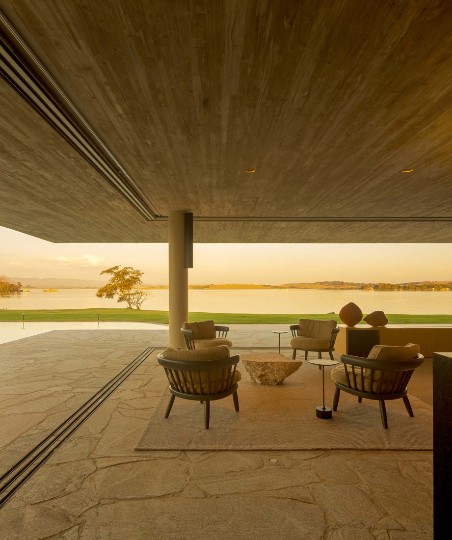 Celeiro House by mf+arquitetos. Photograph by Fernando Guerra.