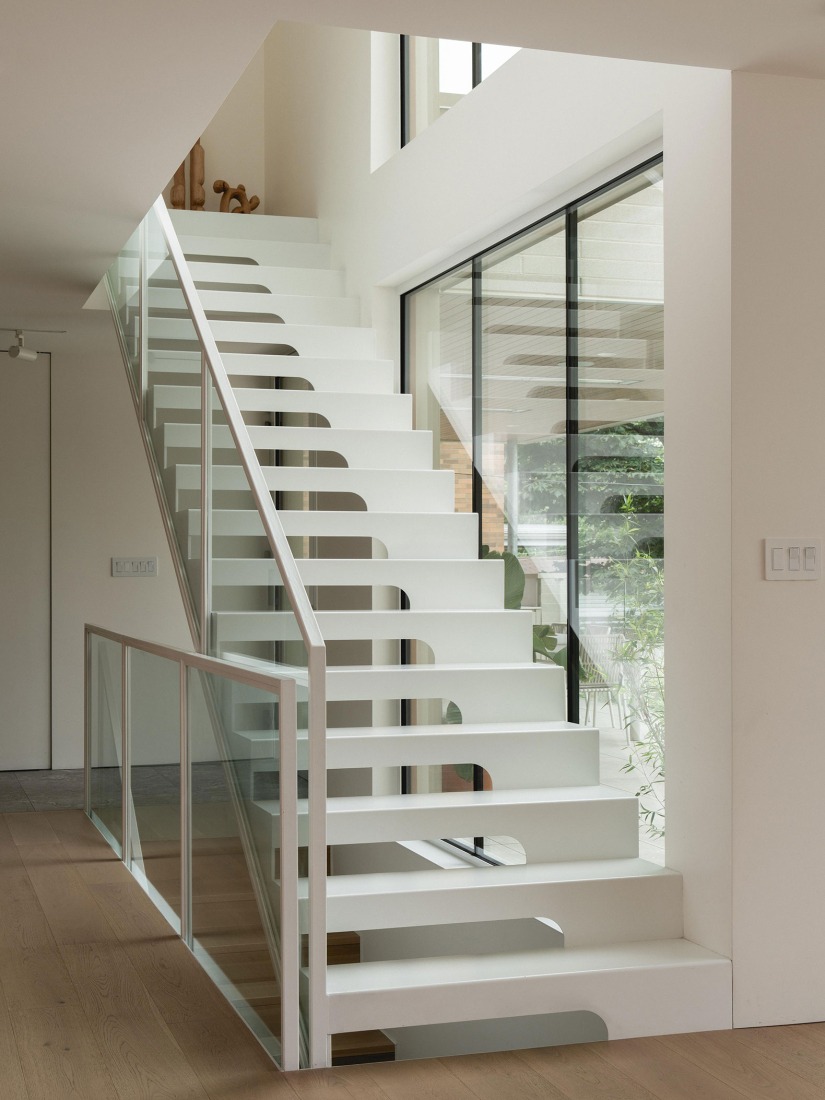 "The Lens" by MU Architecture. Photograph by Raphaël Thibodeau.