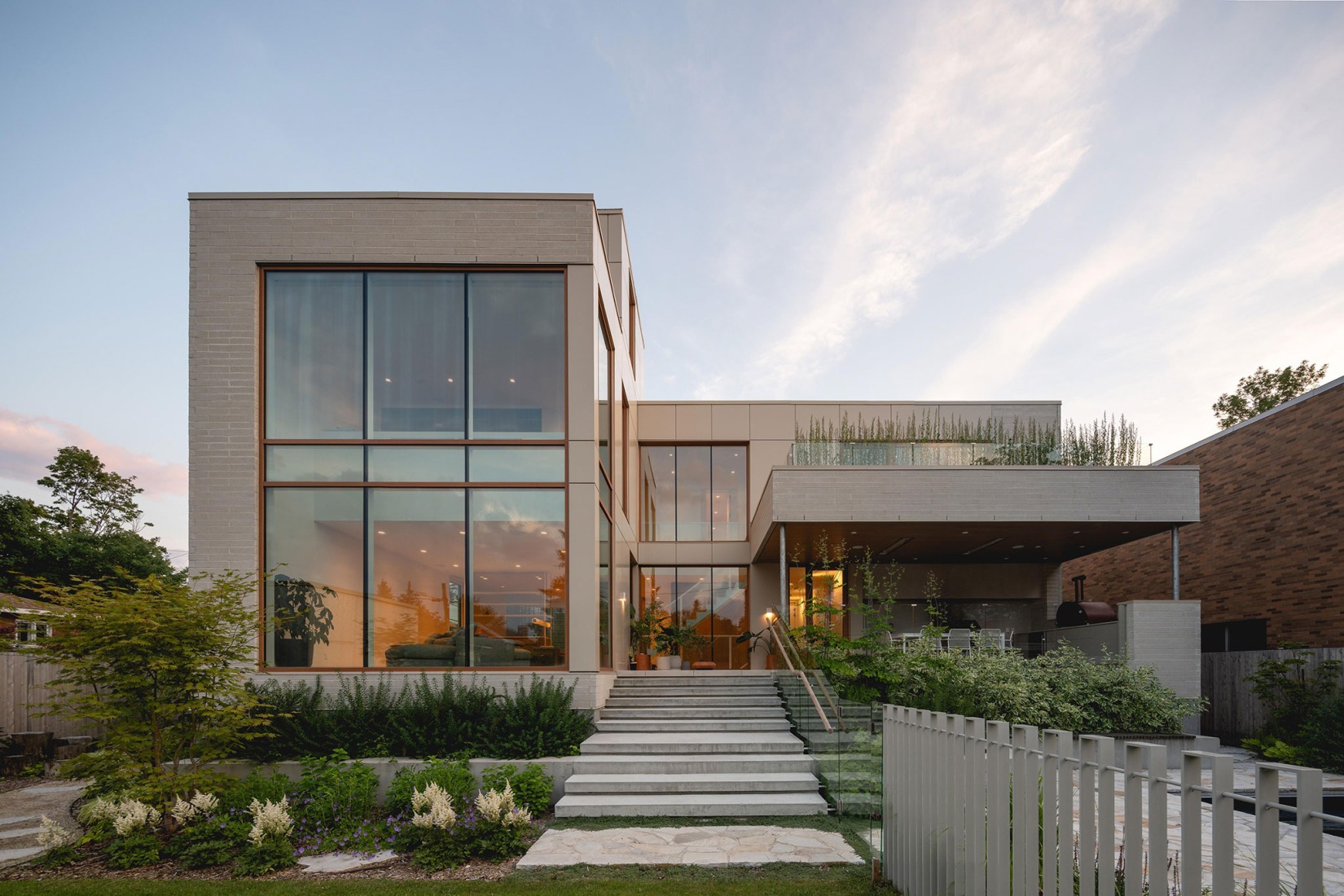 "The Lens" by MU Architecture. Photograph by Raphaël Thibodeau.