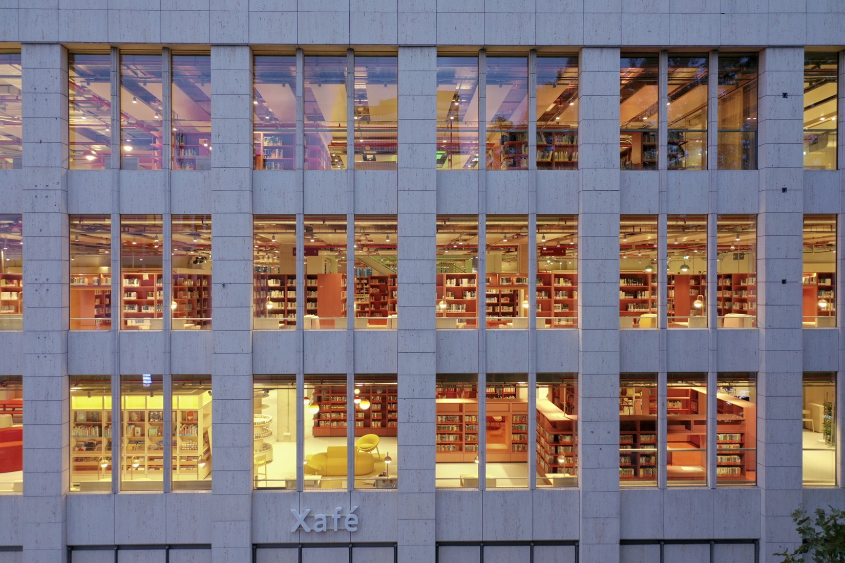 La Biblioteca Central de Essen por MVRDV. Fotografía por Jannes Linders.