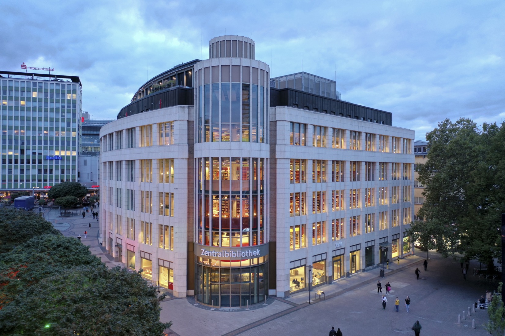 La Biblioteca Central de Essen por MVRDV. Fotografía por Jannes Linders.