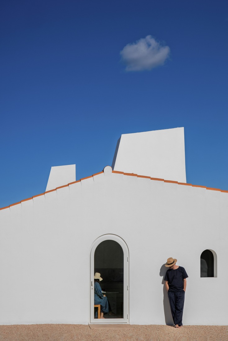 Monte Alvo House by NOZ Arquitectura. Photograph by Fernando Guerra.