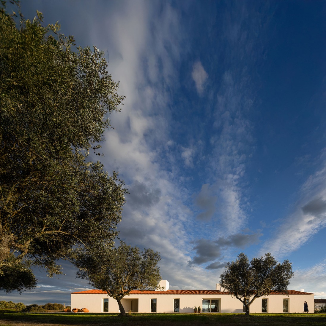 Monte Alvo House by NOZ Arquitectura. Photograph by Fernando Guerra.