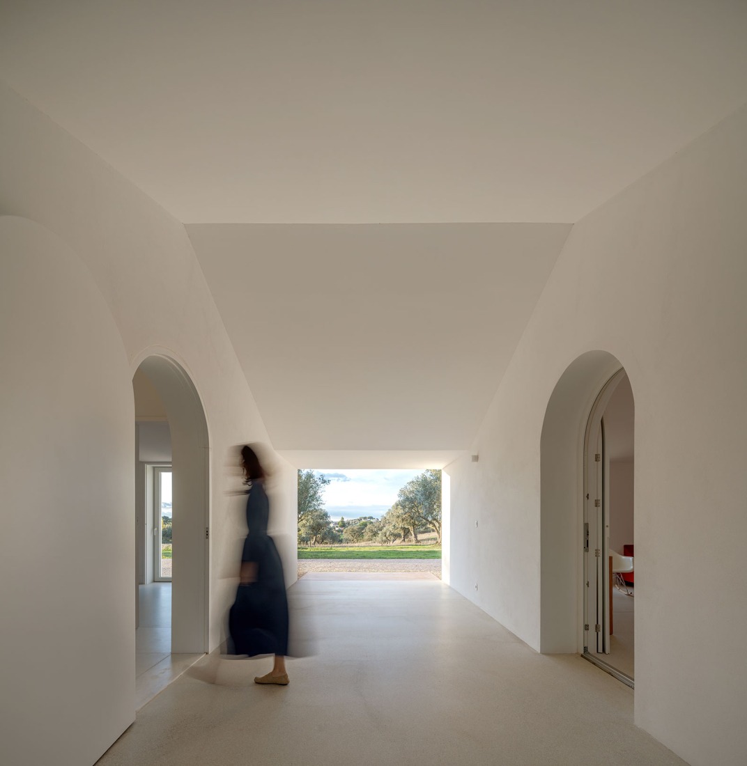 Monte Alvo House by NOZ Arquitectura. Photograph by Fernando Guerra.