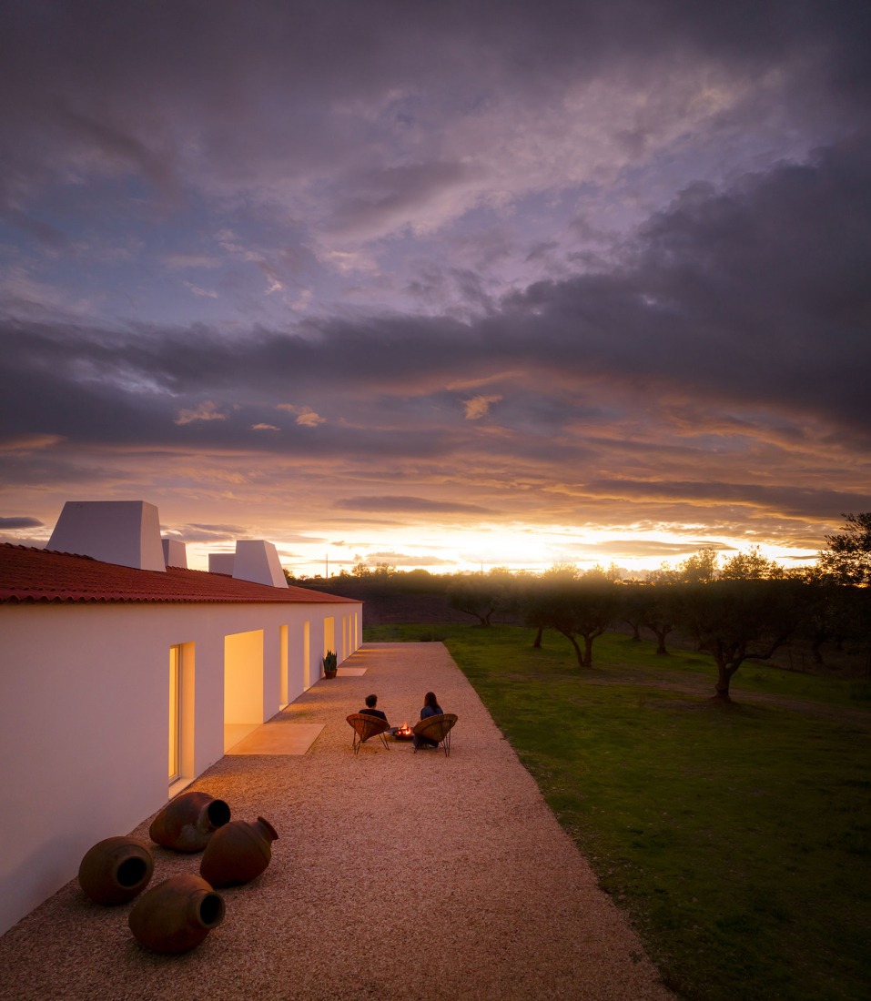 Monte Alvo House by NOZ Arquitectura. Photograph by Fernando Guerra.