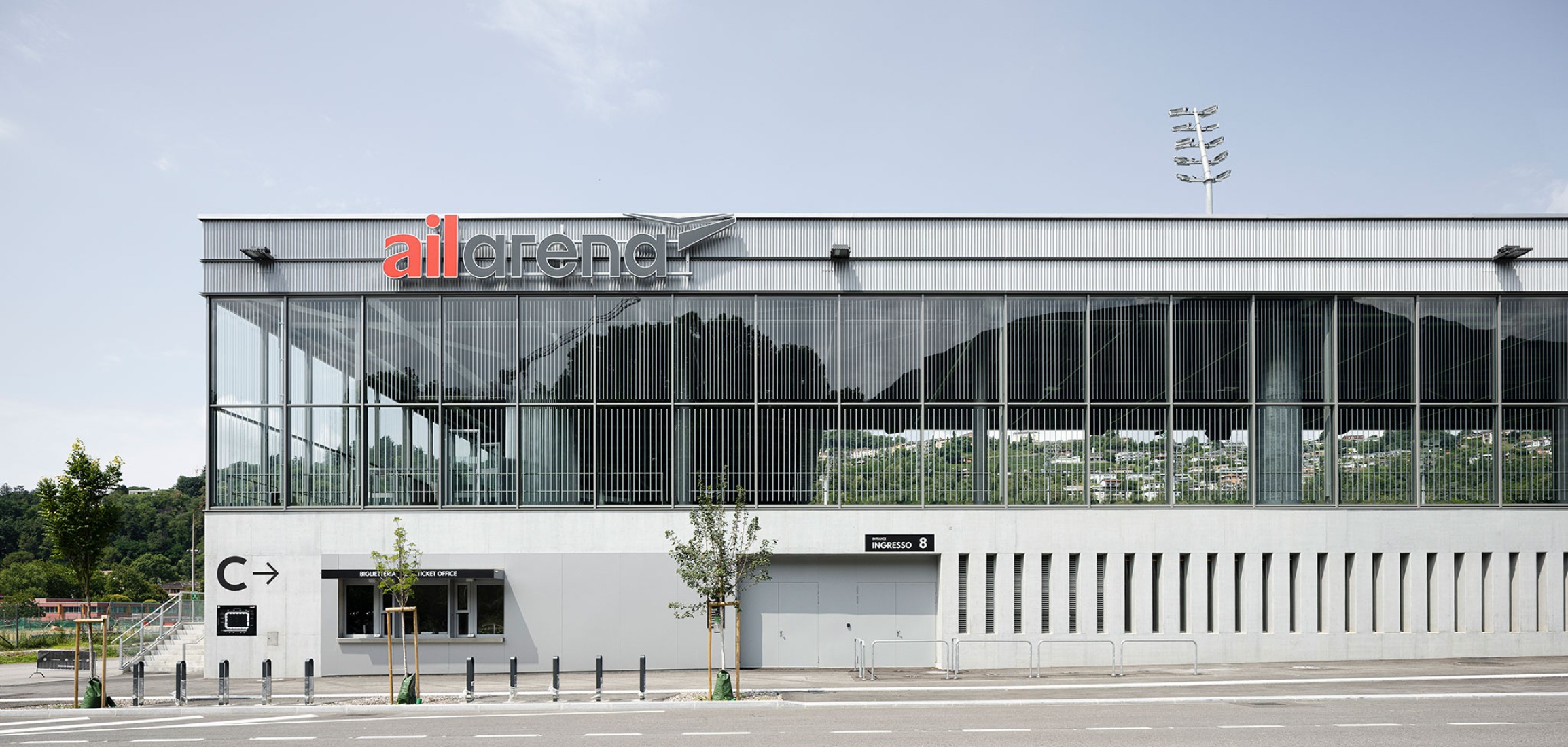 Arena Sportiva by Cruz y Ortiz Arquitectos SLP + Giraudi Radczuweit Architetti Sagl. Photograph by Fernando Alda.