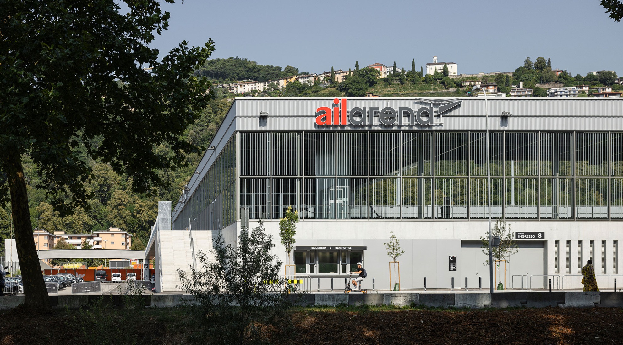 Arena Sportiva by Cruz y Ortiz Arquitectos SLP + Giraudi Radczuweit Architetti Sagl. Photograph by Fernando Alda.