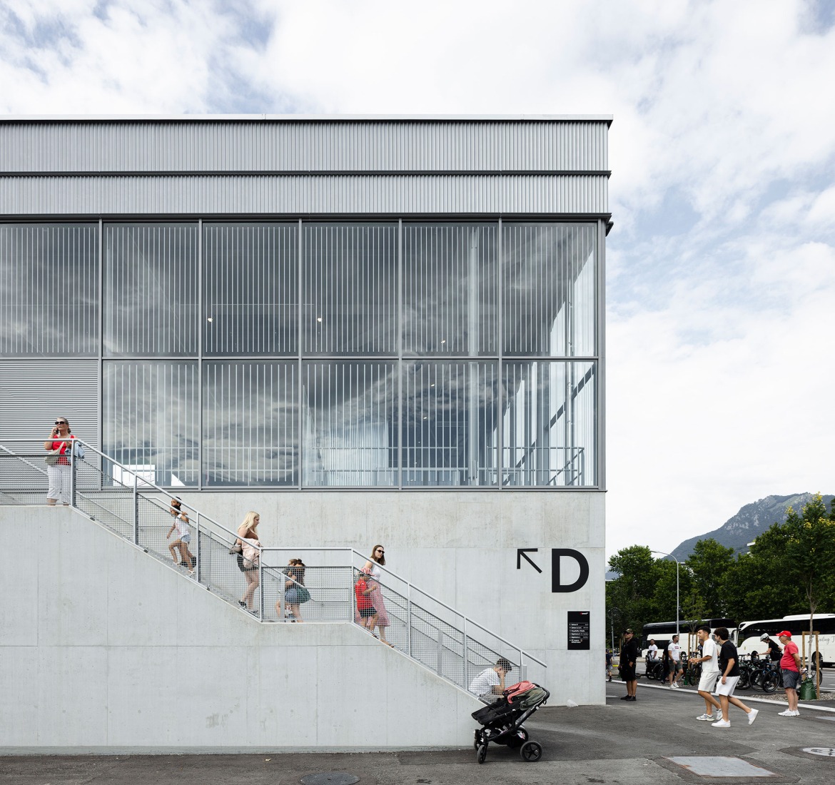 Arena Sportiva by Cruz y Ortiz Arquitectos SLP + Giraudi Radczuweit Architetti Sagl. Photograph by Fernando Alda.