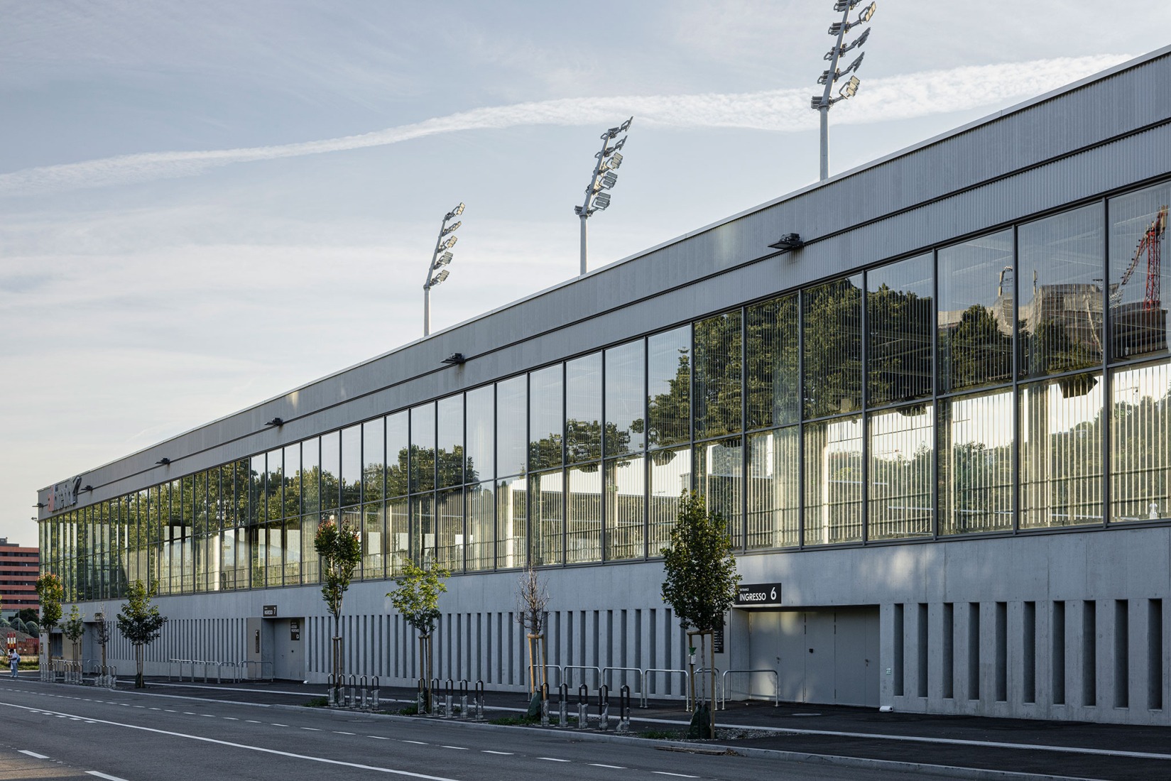 Arena Sportiva by Cruz y Ortiz Arquitectos SLP + Giraudi Radczuweit Architetti Sagl. Photograph by Fernando Alda.