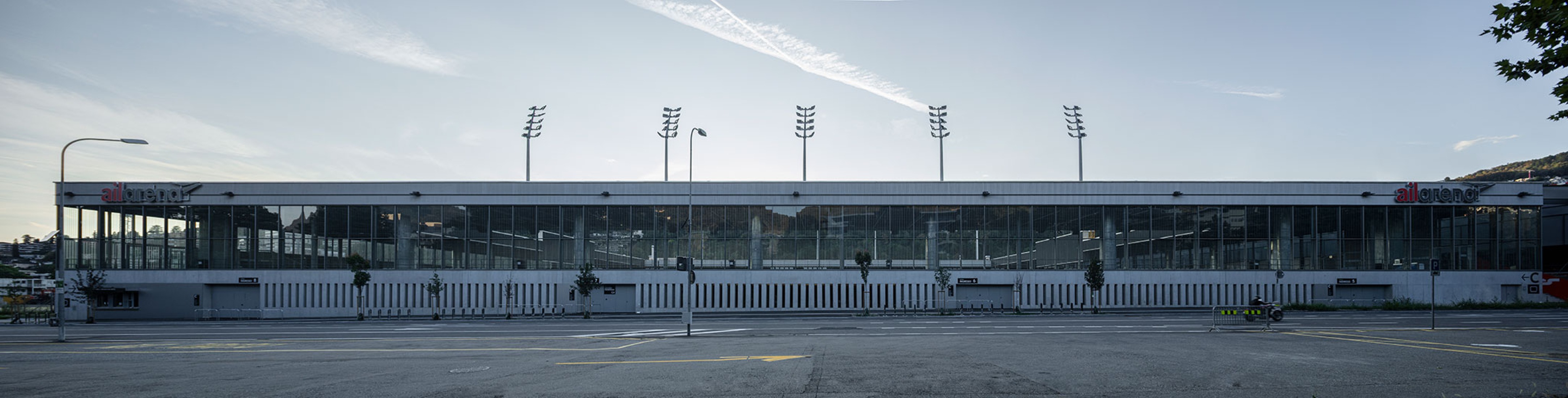 Arena Sportiva by Cruz y Ortiz Arquitectos SLP + Giraudi Radczuweit Architetti Sagl. Photograph by Fernando Alda.
