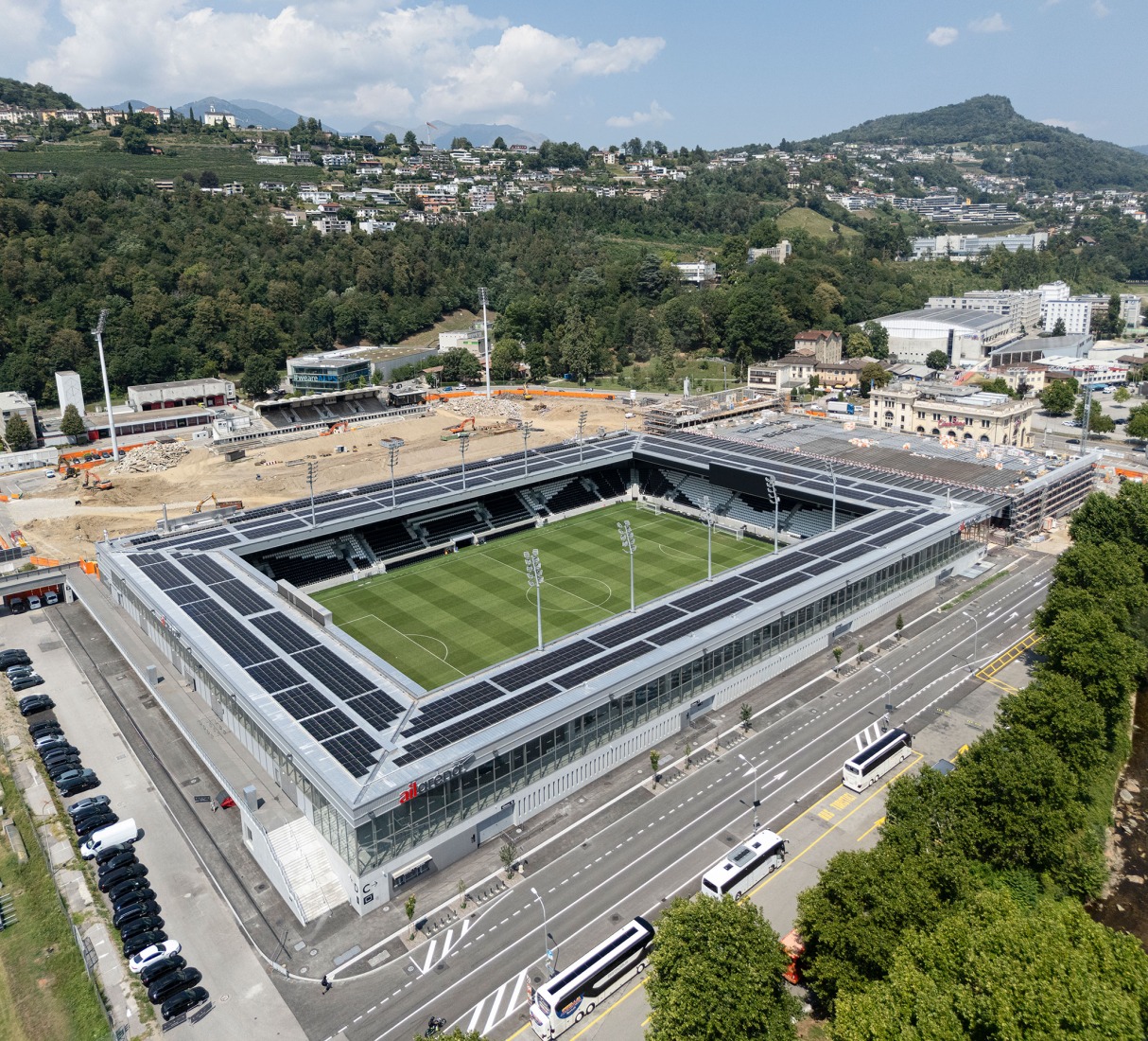 Arena Sportiva by Cruz y Ortiz Arquitectos SLP + Giraudi Radczuweit Architetti Sagl. Photograph by Fernando Alda.