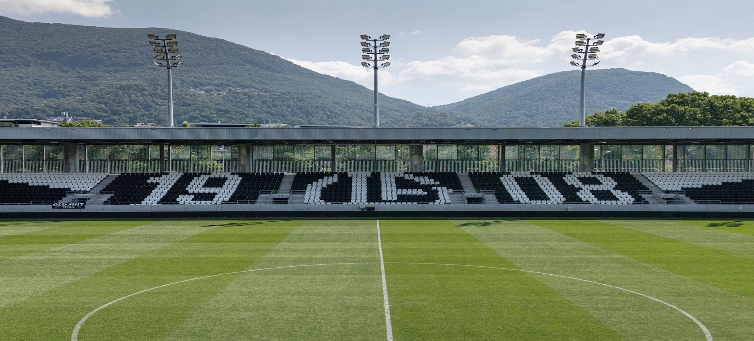 Arena Sportiva by Cruz y Ortiz Arquitectos SLP + Giraudi Radczuweit Architetti Sagl. Photograph by Fernando Alda.