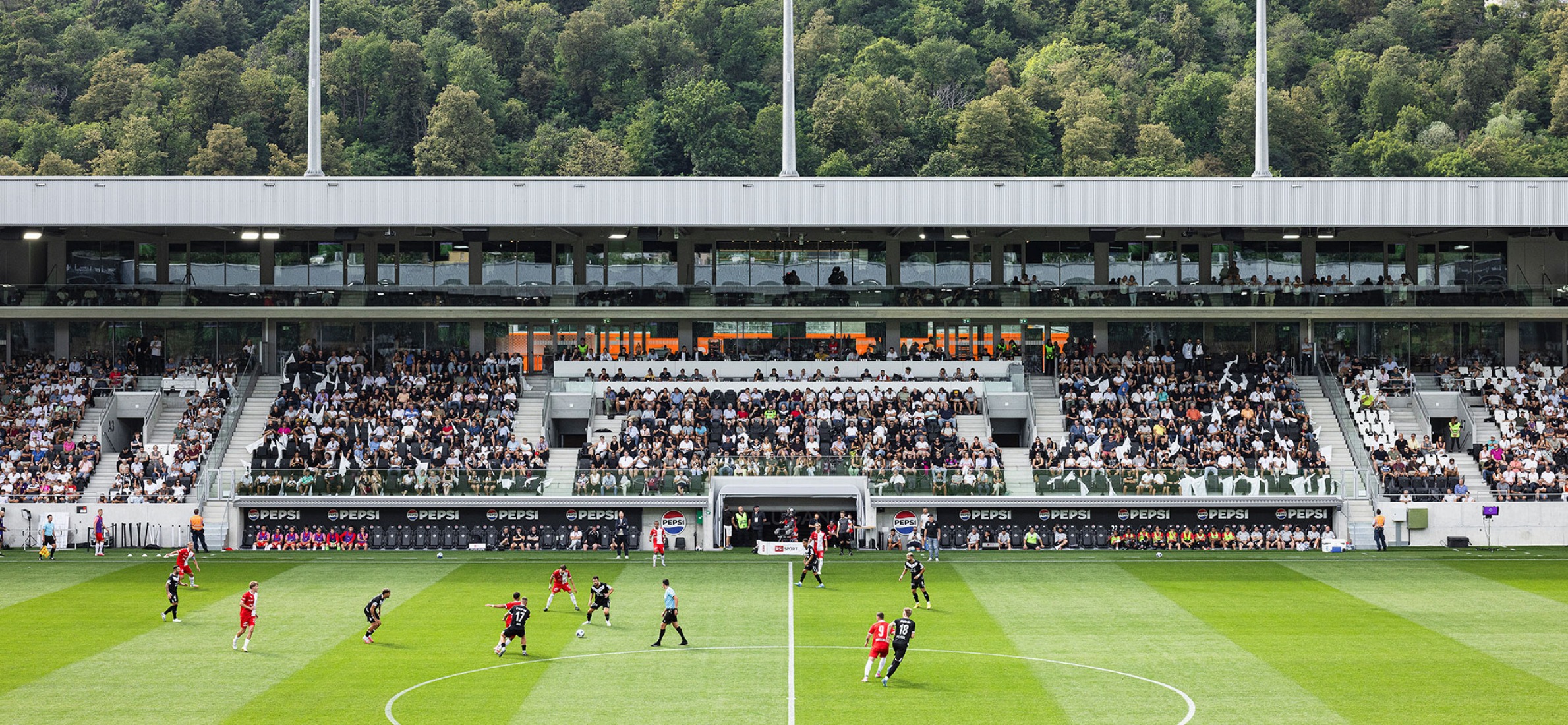 Arena Sportiva by Cruz y Ortiz Arquitectos SLP + Giraudi Radczuweit Architetti Sagl. Photograph by Fernando Alda.