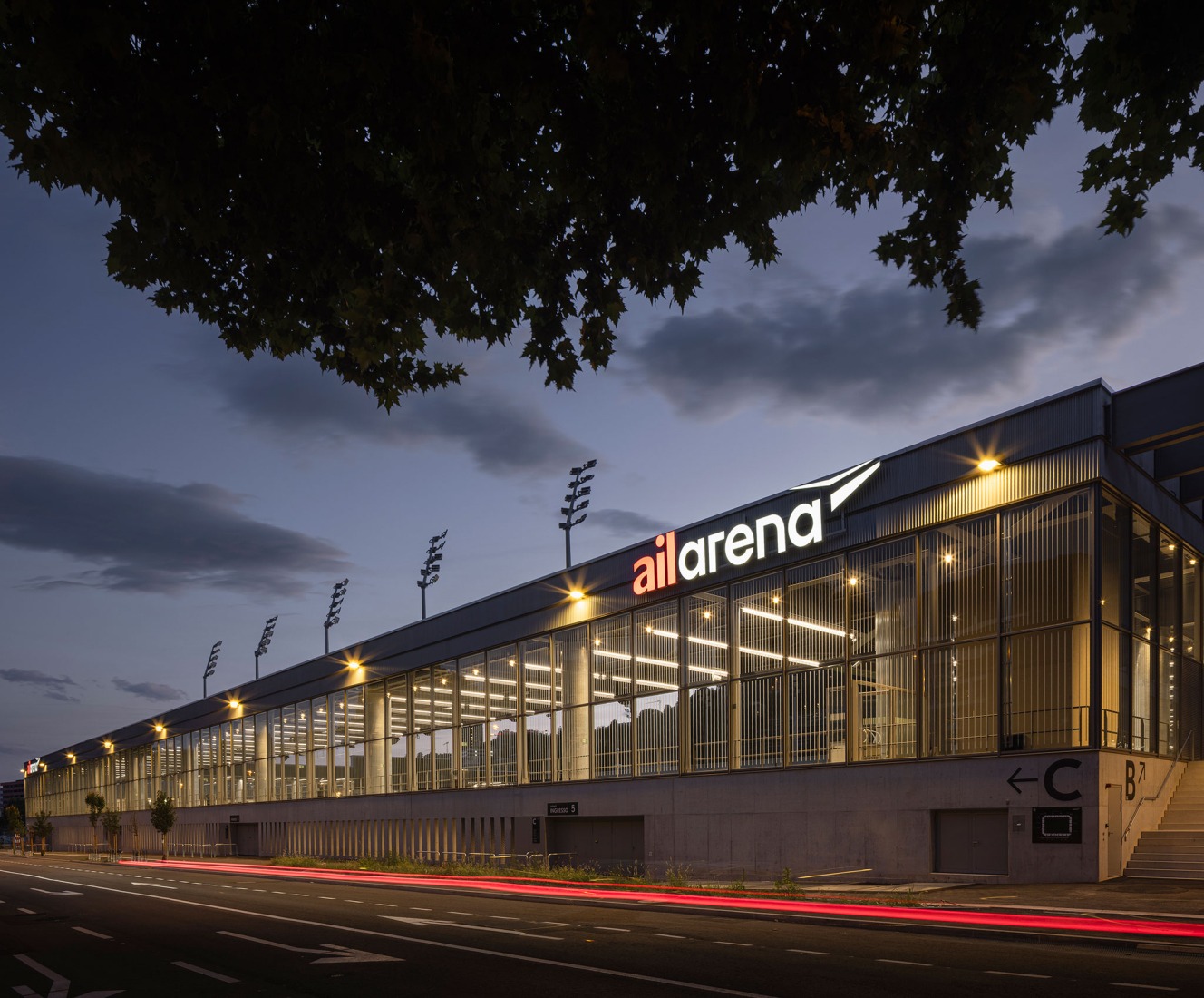 Arena Sportiva by Cruz y Ortiz Arquitectos SLP + Giraudi Radczuweit Architetti Sagl. Photograph by Fernando Alda.