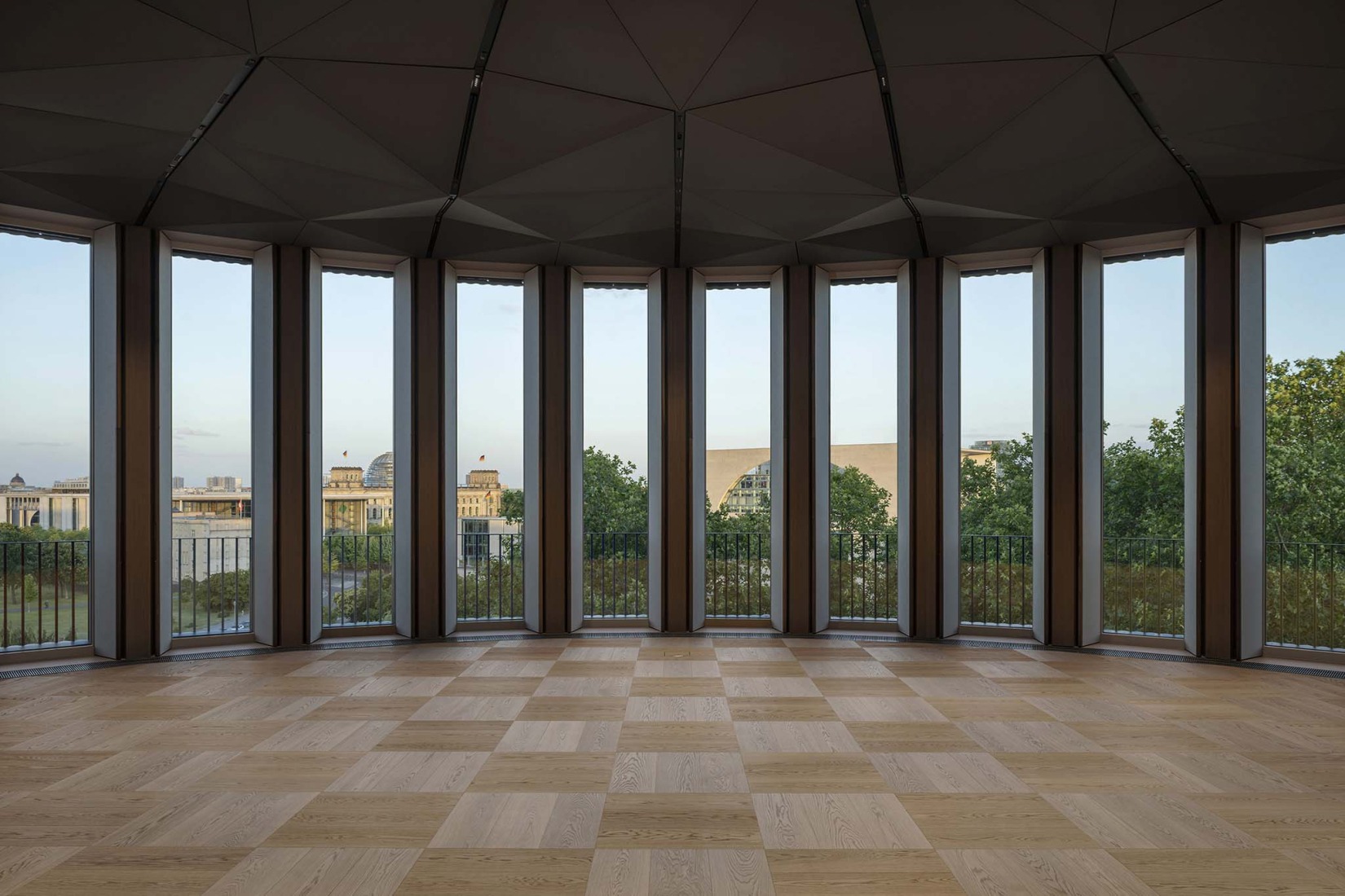 Office Building for Federal Authorities at the Spreebogen by Sauerbruch Hutton. Photograph by Jan Bitter.
