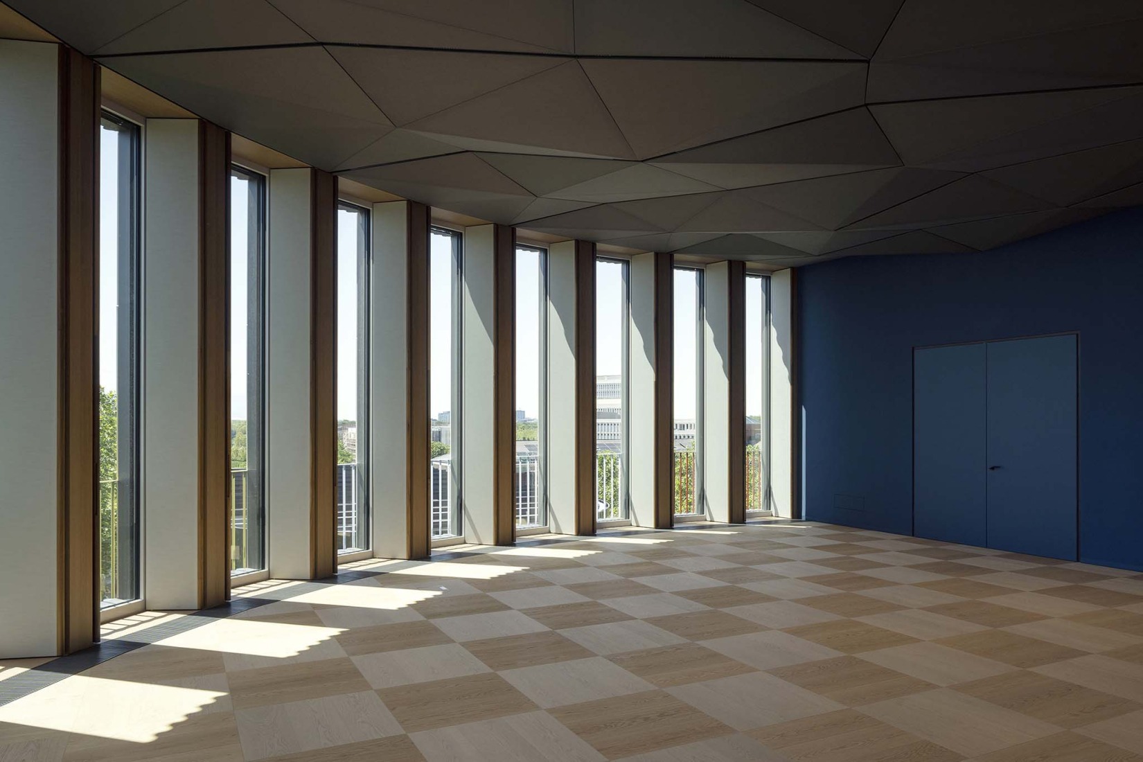 Office Building for Federal Authorities at the Spreebogen by Sauerbruch Hutton. Photograph by Jan Bitter.
