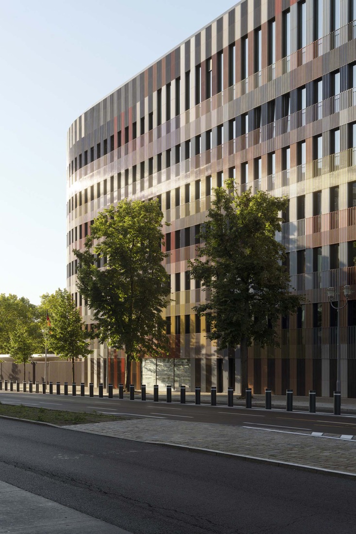 Office Building for Federal Authorities at the Spreebogen by Sauerbruch Hutton. Photograph by Jan Bitter.